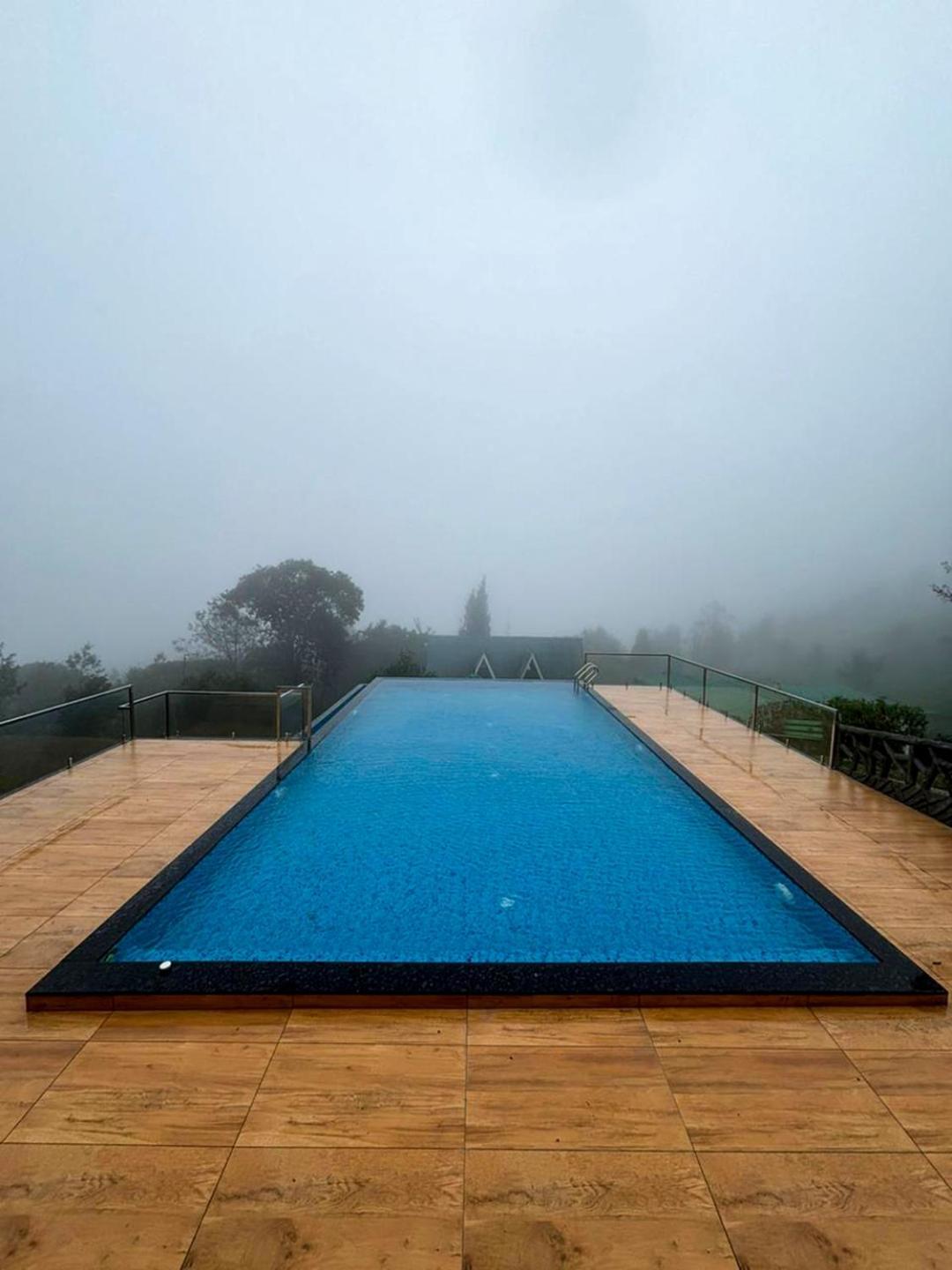 Camelot Resort Munnar Buitenkant foto